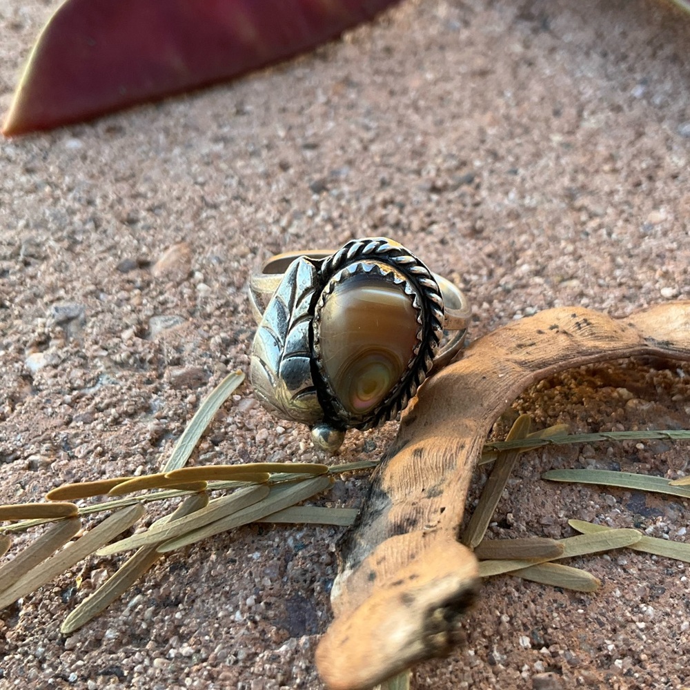 Silver and Brown Abalone Navajo Ring - Picture 3 of 8